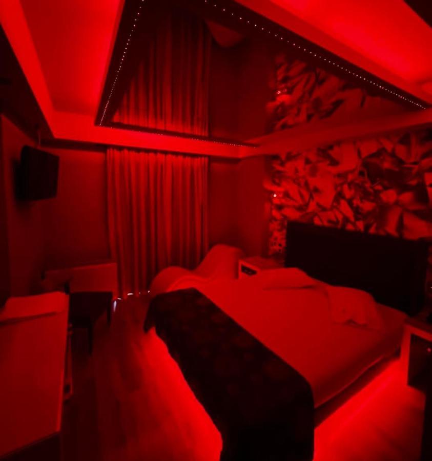 Skaramangás Hotel Prive מראה חיצוני תמונה