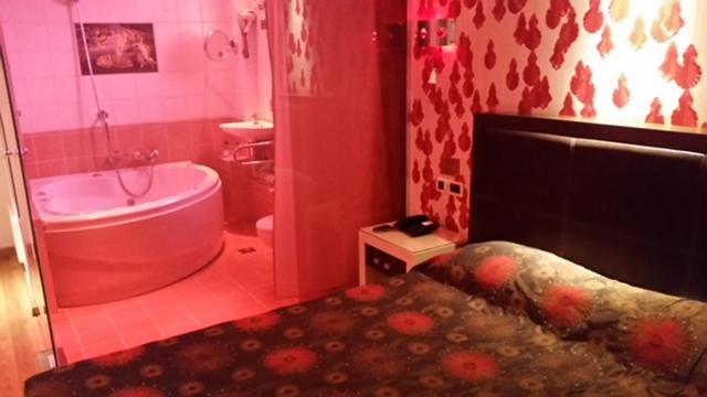 Skaramangás Hotel Prive מראה חיצוני תמונה